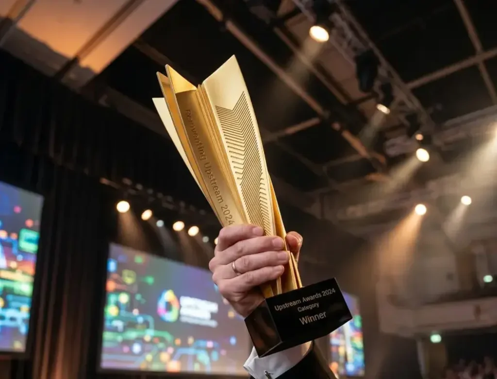 Upstream 3d Print Trophy trophy 3d print upstream feels nice to hold at 3kg. The height of trophy is 250mm and it looks grand.