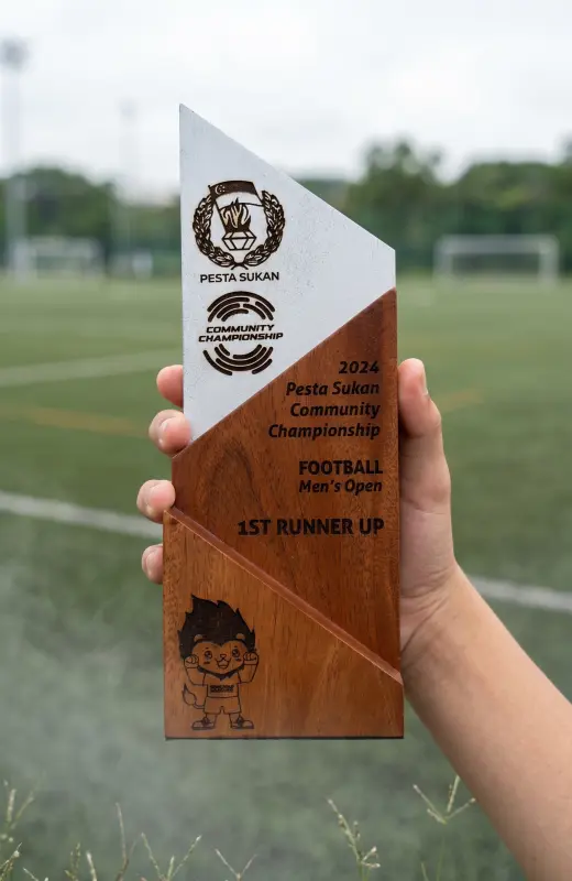 silver trophy wood pesta sukan for soccer team. The silver metallic finish is great to look at. The wood is made of sustainable mahagony wood.