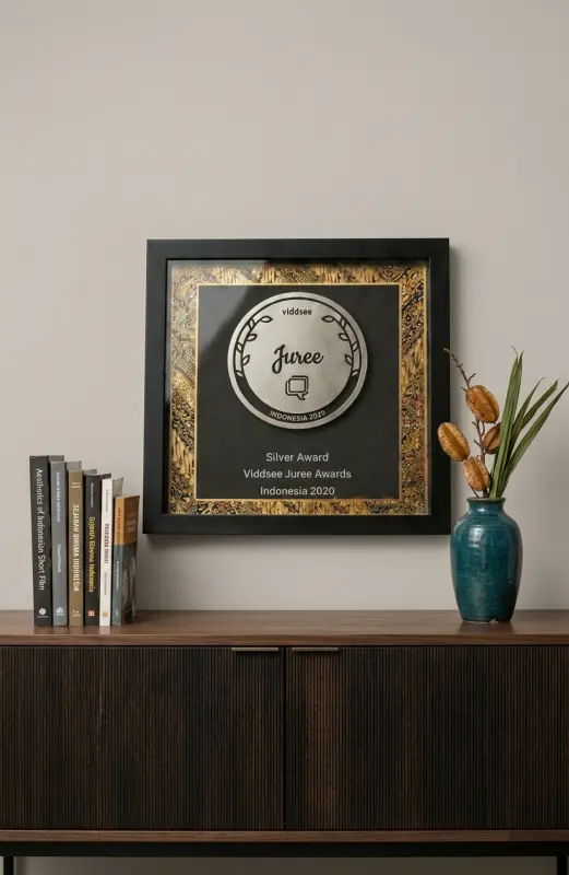 viddsee frame plaque hang on the wall. we can custom make any size and quantity.